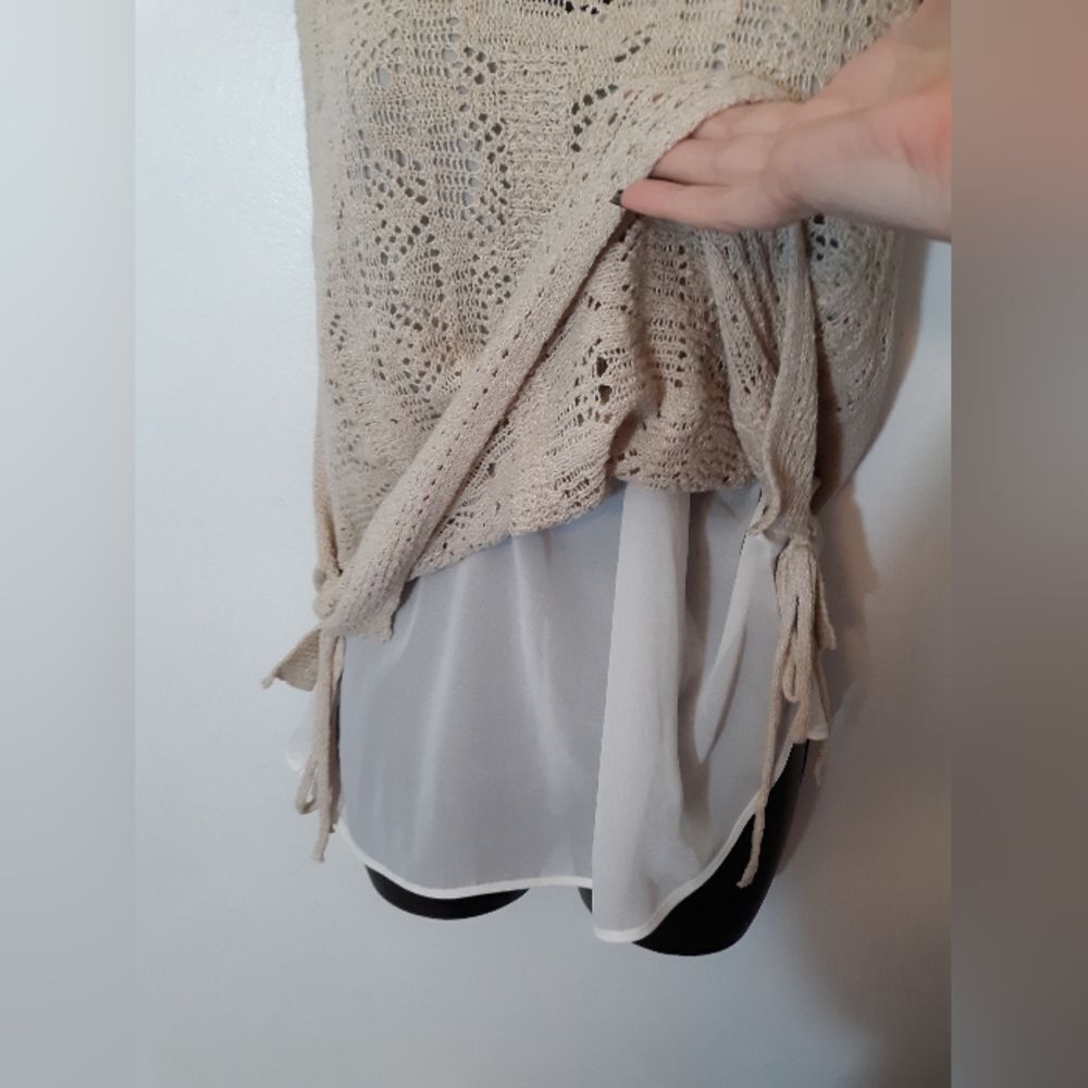 Simply Vera cream crocheted tank top - Picture 3 of 5